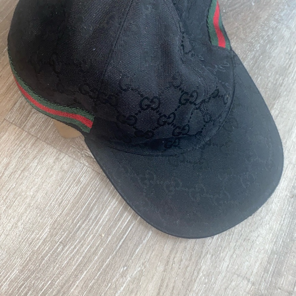 Gucci Black and Green Hat with Red Accents